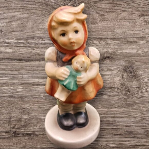 Goebel Hummel Vtg Figurine "Little Girl With Doll 3 1/2" tall Collectible - Picture 8 of 10